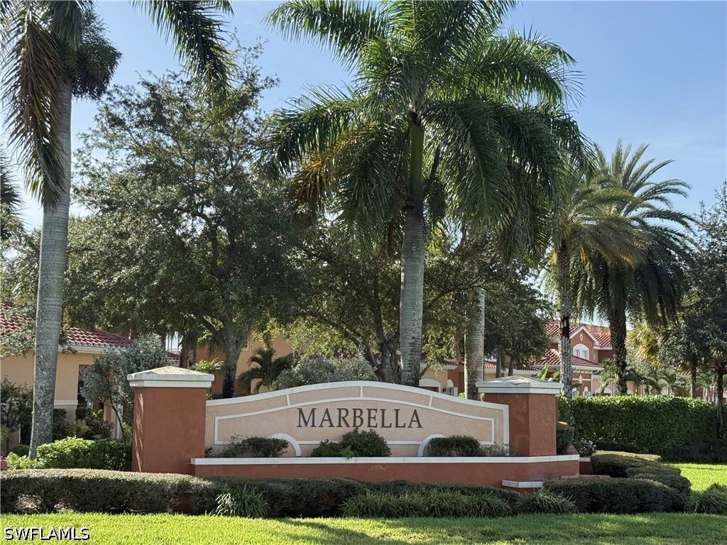Property Photo:  10224 Via Colomba Circle  FL 33966 