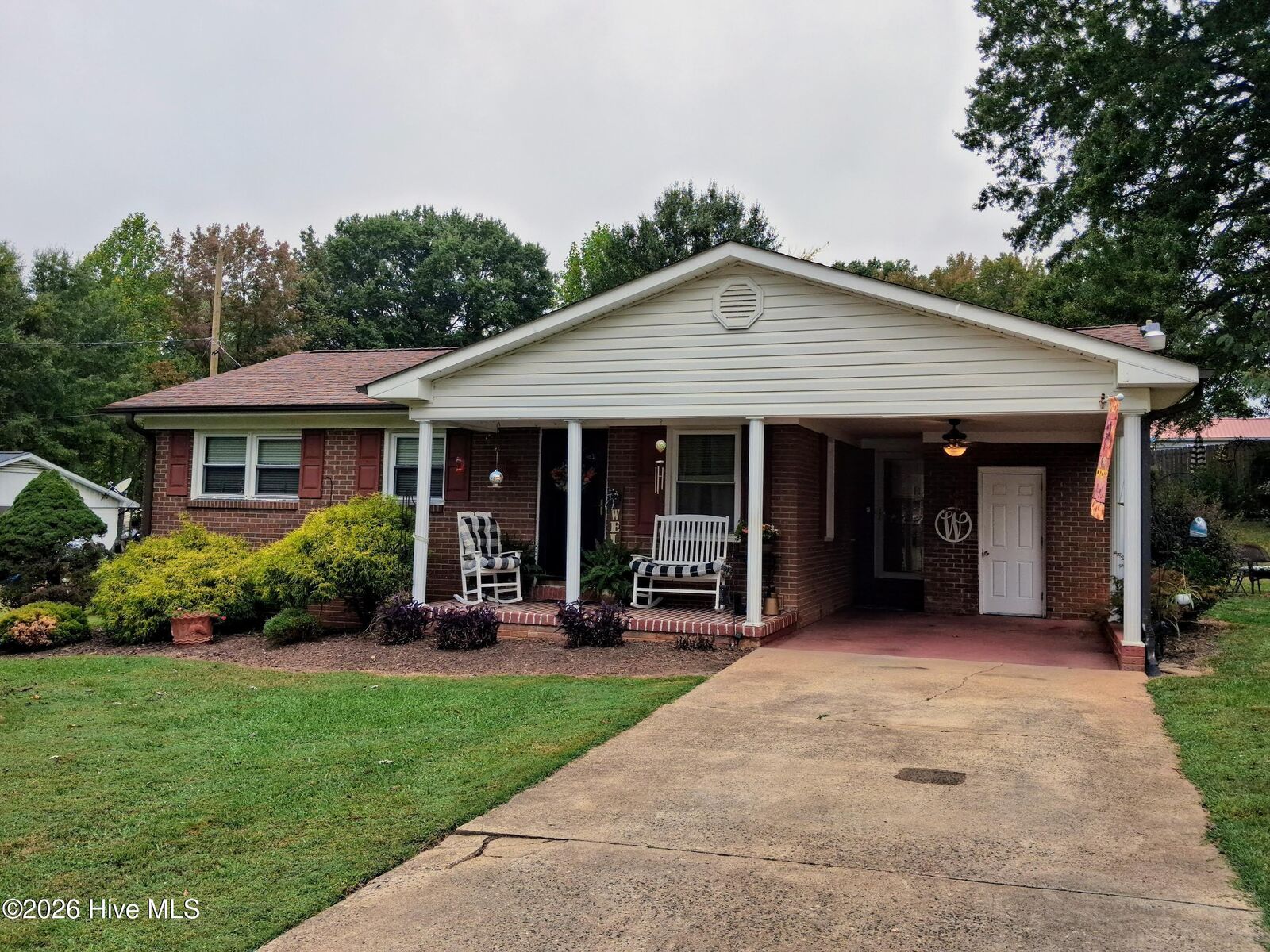 Property Photo: 403 E Tennessee Avenue NC 28016