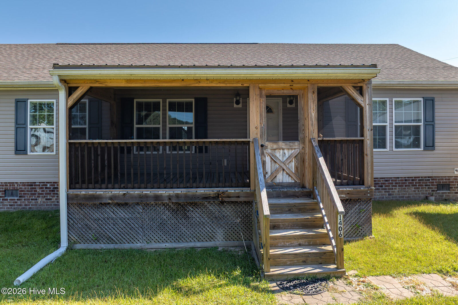 Property Photo:  1406 White Oak River Road  NC 28555 