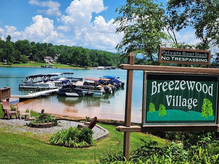 Property Photo:  14 B Breezewood Village  GA 30546 