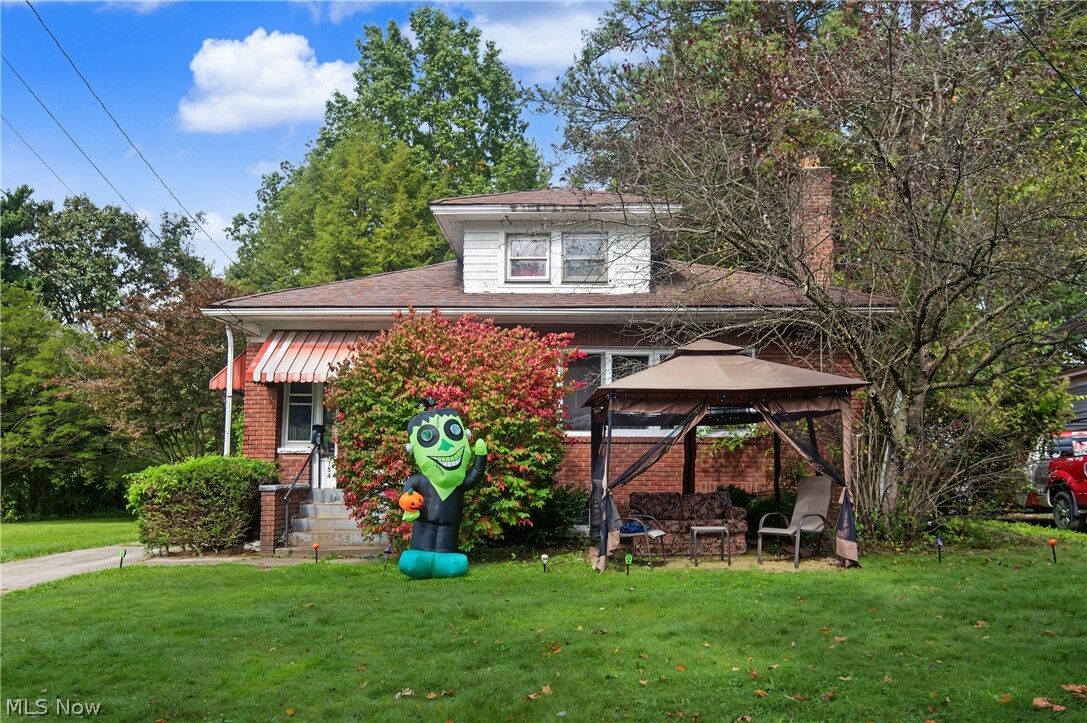 Property Photo:  154 Hollywood Avenue  OH 44512 