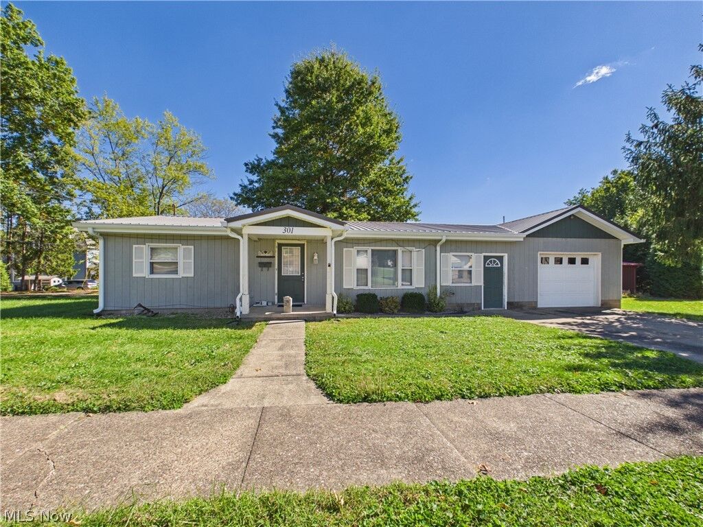 Property Photo:  301 Vernon Street  OH 45750 