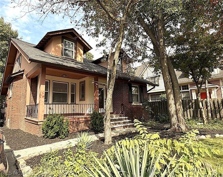 Property Photo:  19625 Chagrin Boulevard  OH 44122 