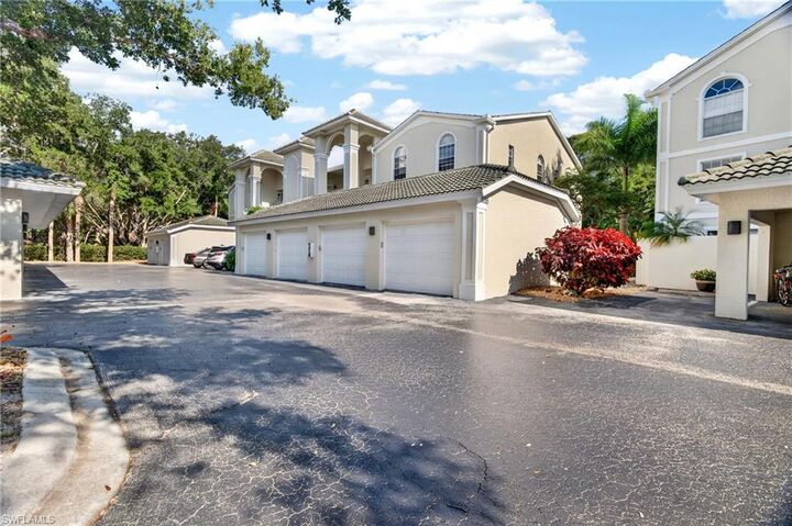 Property Photo:  15395 Cedarwood Ln 104  FL 34110 