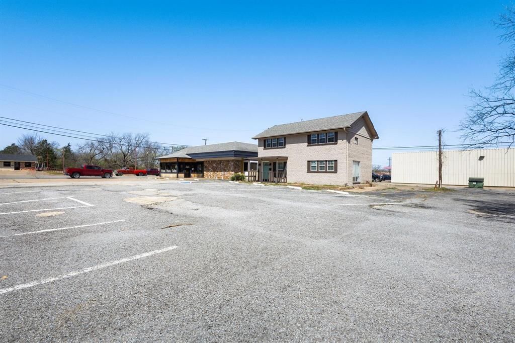 Property Photo:  127 W Texas Street  TX 75021 