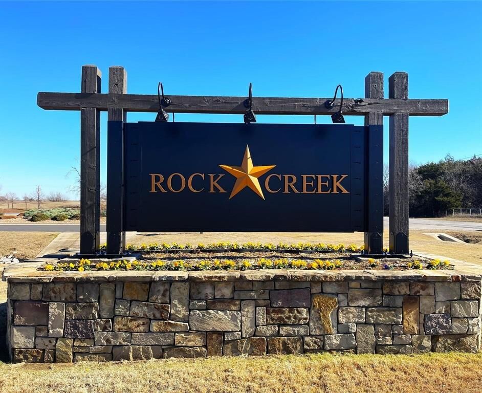 Property Photo: 161 Shadow Creek Road TX 76245