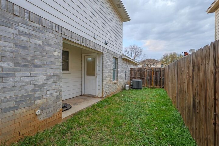 Property Photo:  1208 Village Garden Drive  TX 76020 