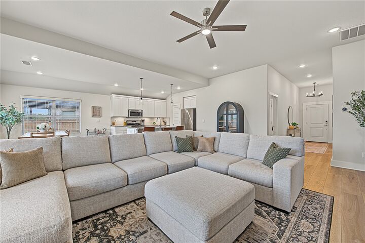 Property Photo: 1029 Glenora Avenue AR 72745