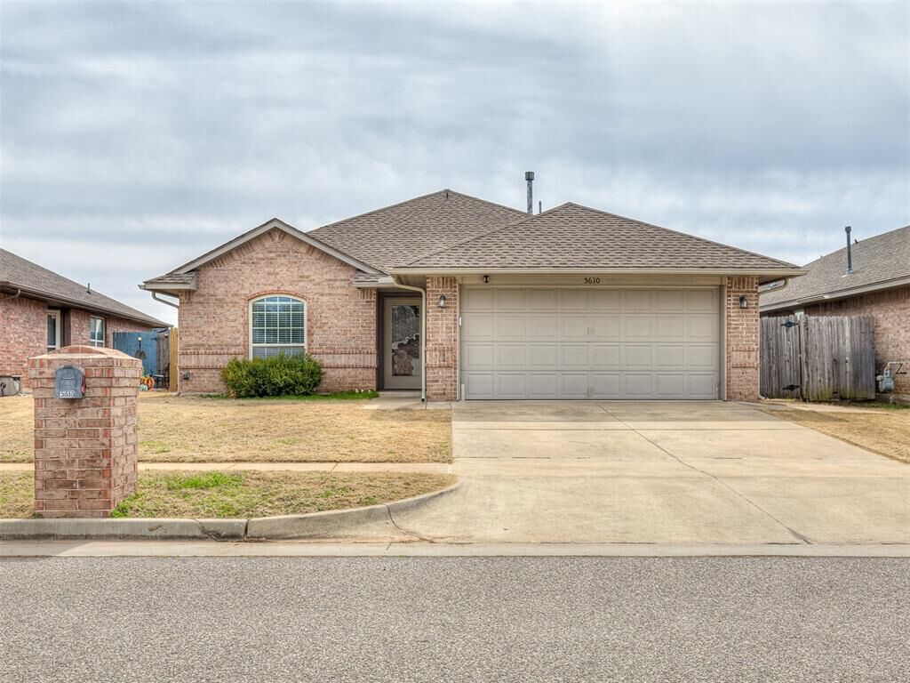 Property Photo: 5610 Clearwater Drive OK 73179