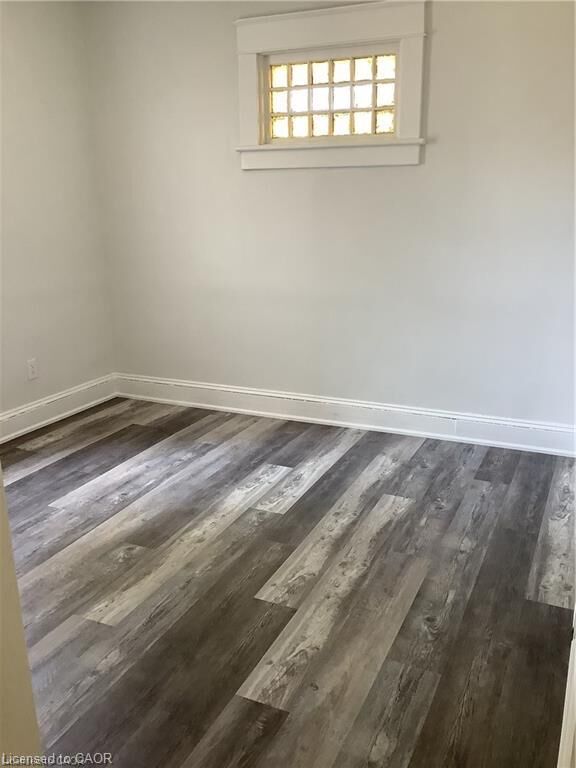 Property Photo: 90 Kent Street S 4 ON N3Y 2X9