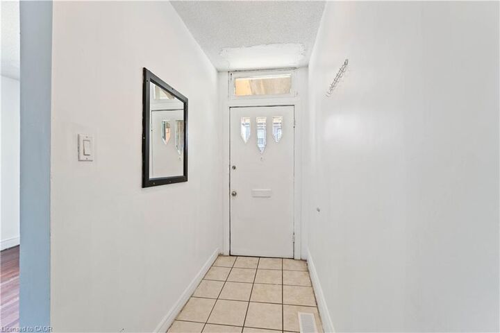 Property Photo:  33 Madison Avenue  ON L8L 5Y2 