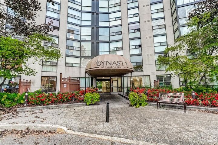 Property Photo:  40 Harding Boulevard 603  ON L4C 9S5 