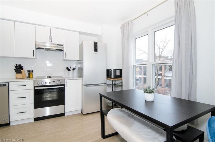 Property Photo:  249 Emerald Street N 2  ON L8L 5L1 