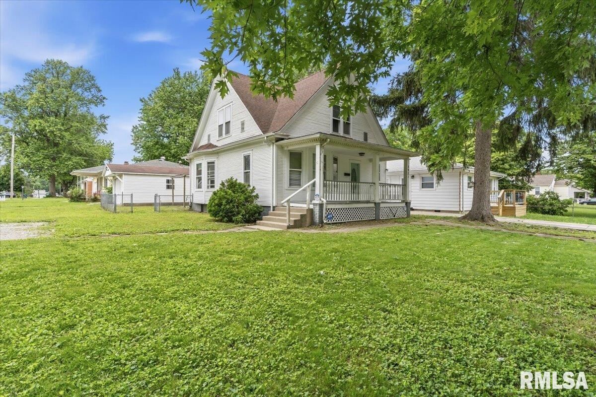 Property Photo:  2921 S Park Avenue  IL 62740 
