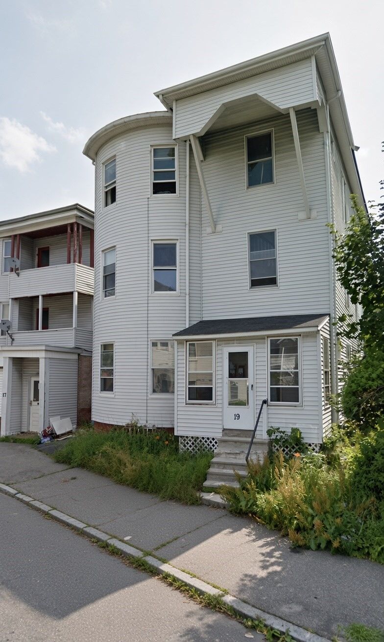 Property Photo:  19 Perry Ave  MA 01610 