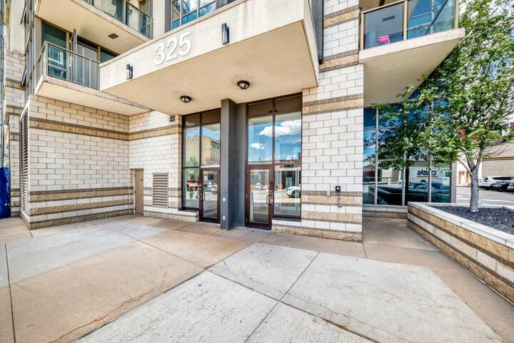 Property Photo: 325 3 Street SE 1406 AB T2G 0T9