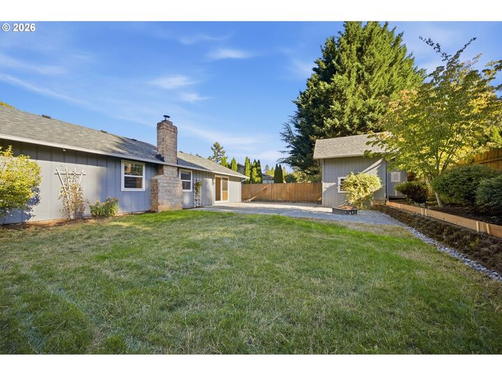 Property Photo:  9509 NE Ferngrove St  WA 98664 