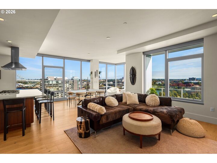Property Photo: 1001 NW Lovejoy St 1501 OR 97209
