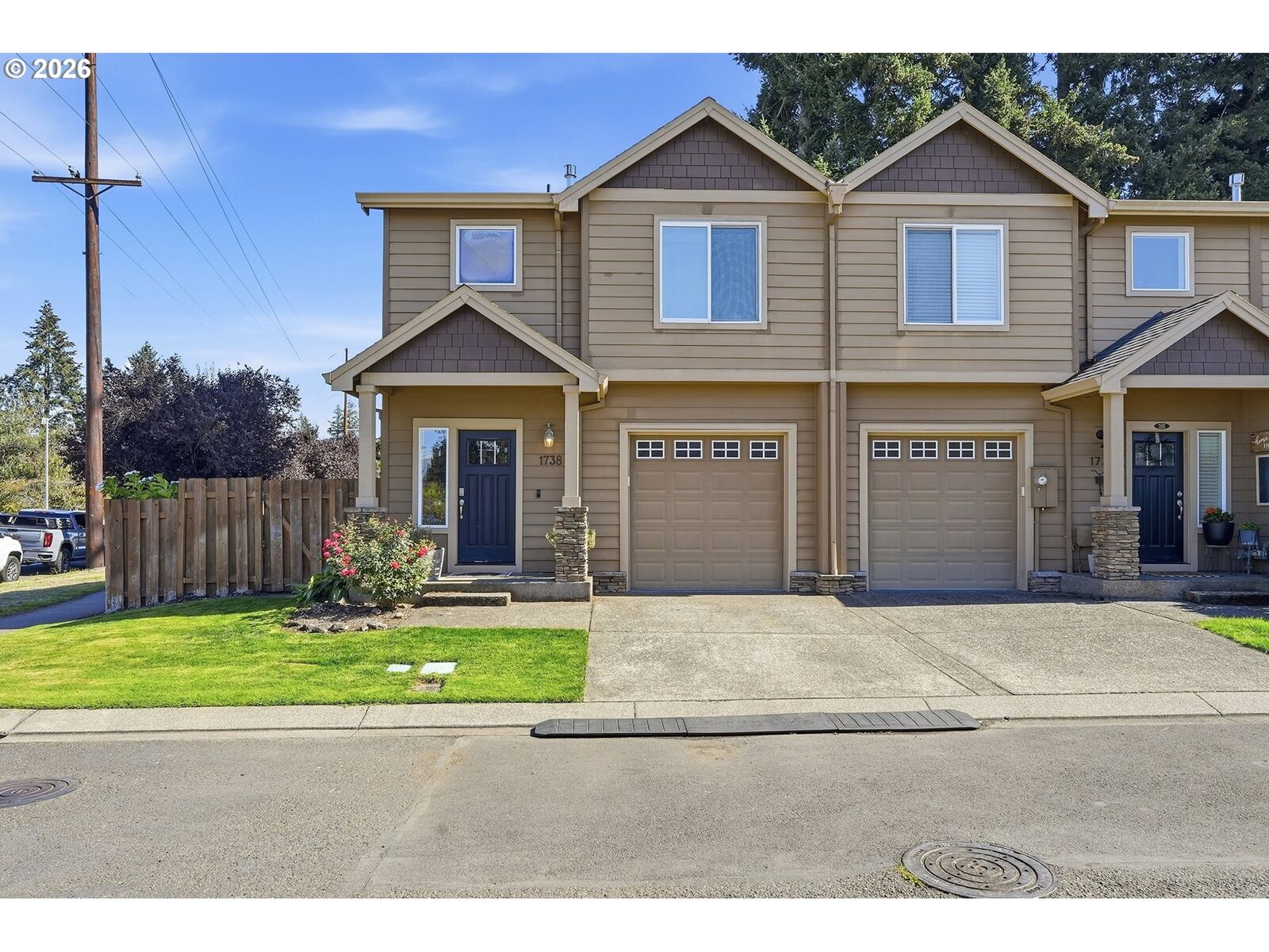 Property Photo:  1738 N Manzanita St  OR 97013 