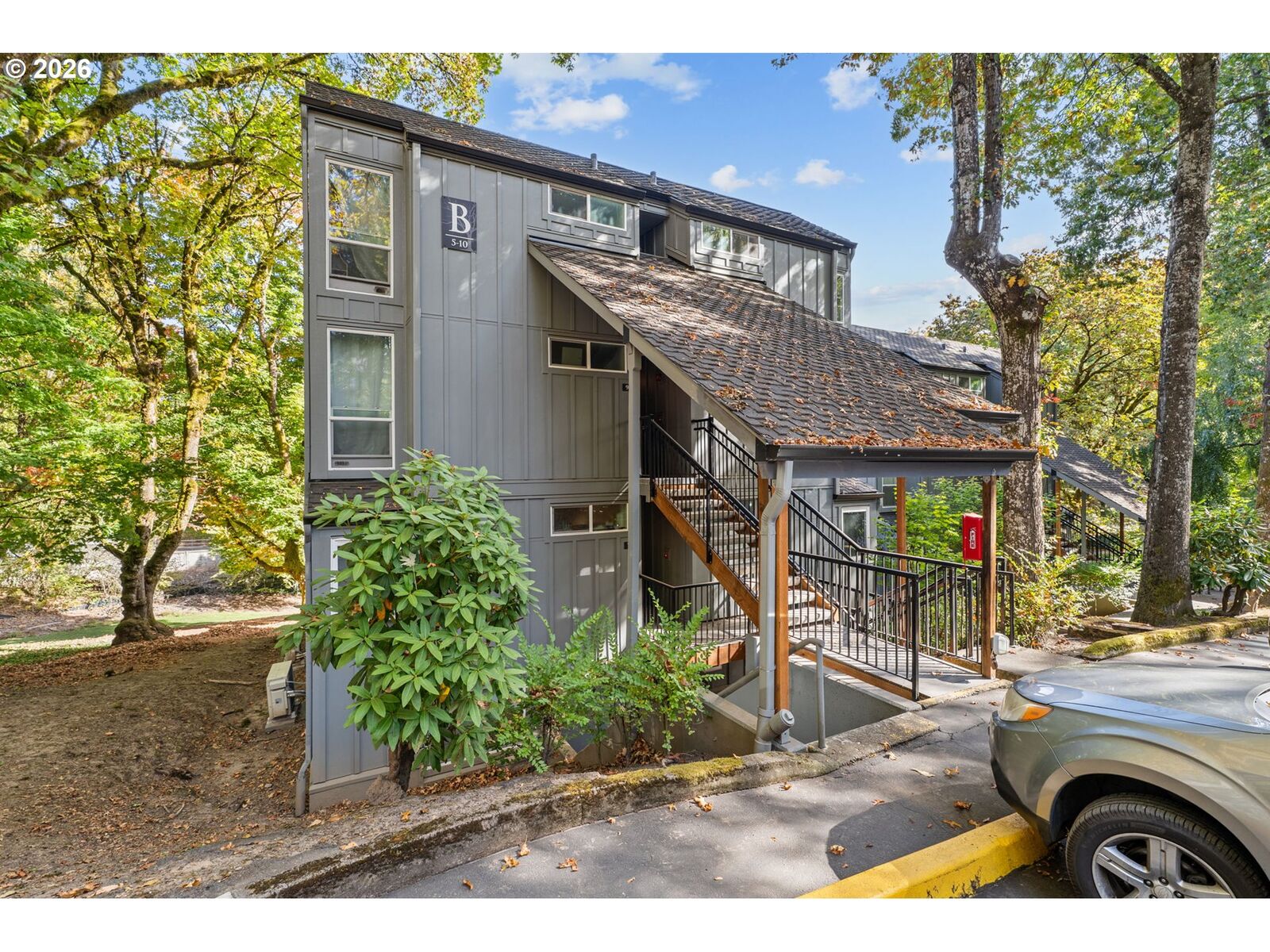 Property Photo: 100 Kerr Pkwy 6 OR 97035