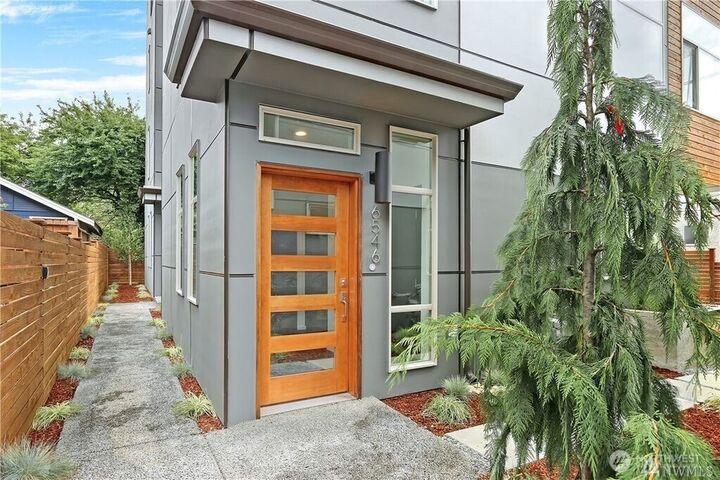 Property Photo:  6546  24th Avenue NW  WA 98117 