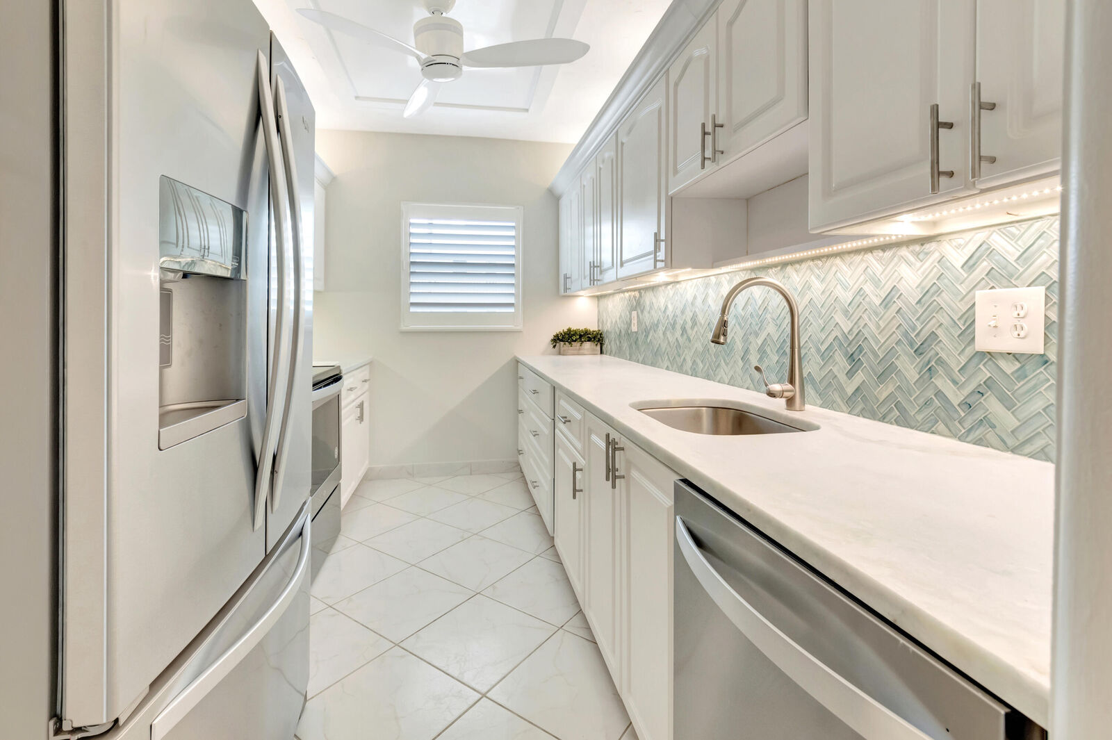 Property Photo:  2440 SW 22nd Avenue 711  FL 33445 
