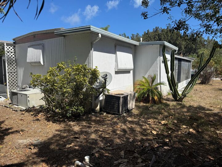 Property Photo:  8072 SE Skylark Avenue  FL 33455 