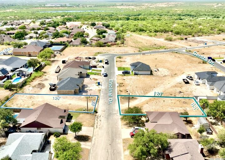 Property Photo:  749 Encinal Dr  TX 78852 