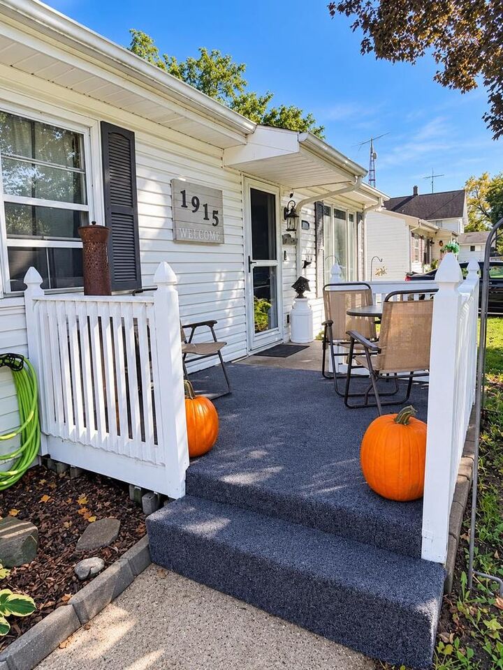 Property Photo: 1915 Glen Avenue WI 53511