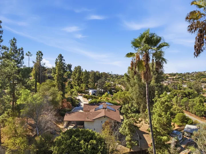 Property Photo:  1521 Shadow Knolls Ln  CA 92020 