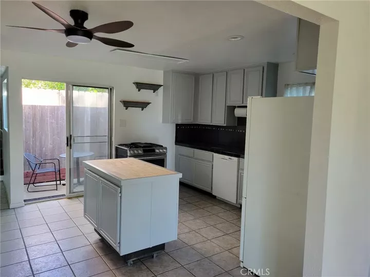 Property Photo: 404 S Juanita CA 90277