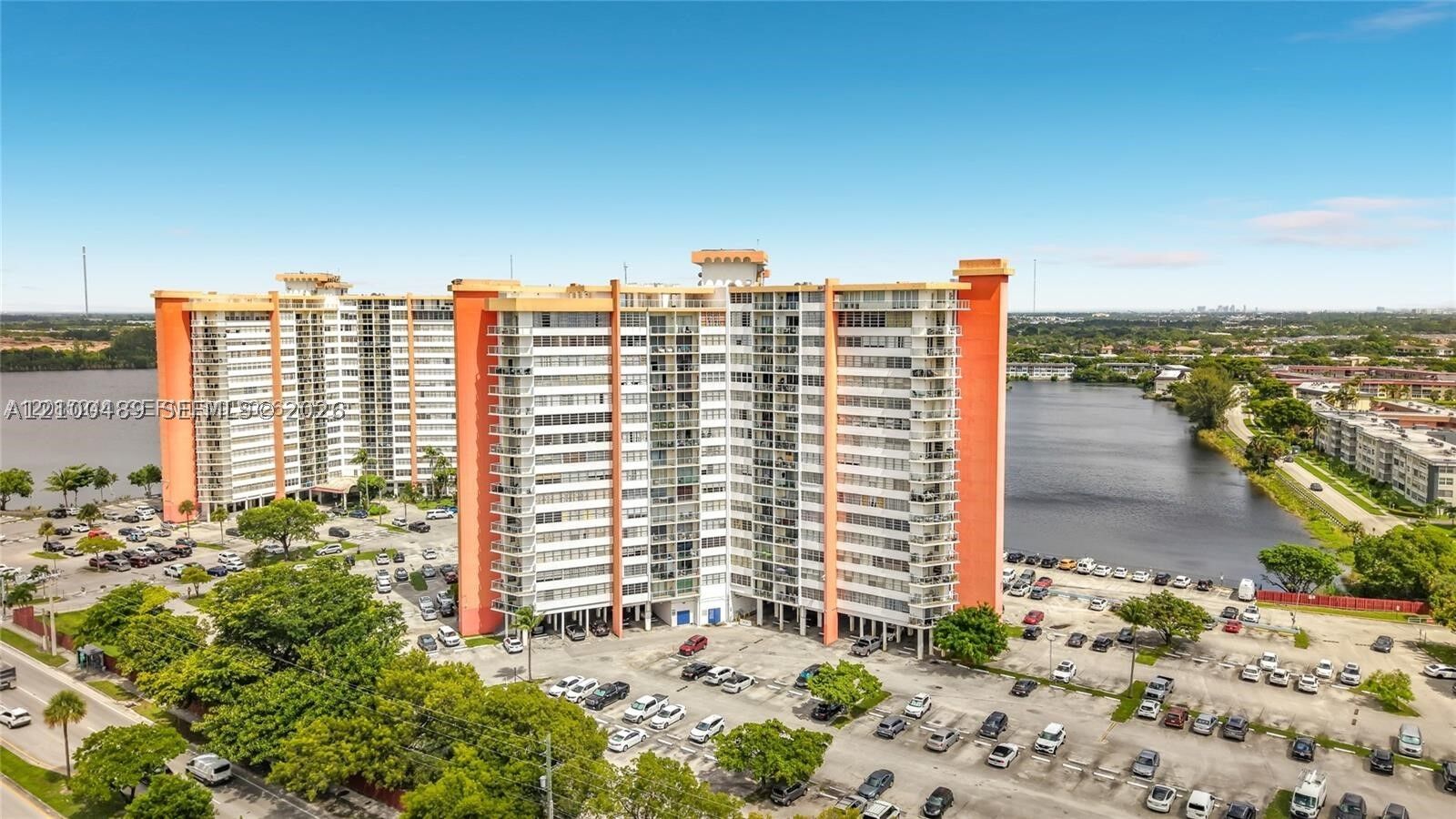Property Photo: 1351 NE Miami Gardens Dr 1414E FL 33179