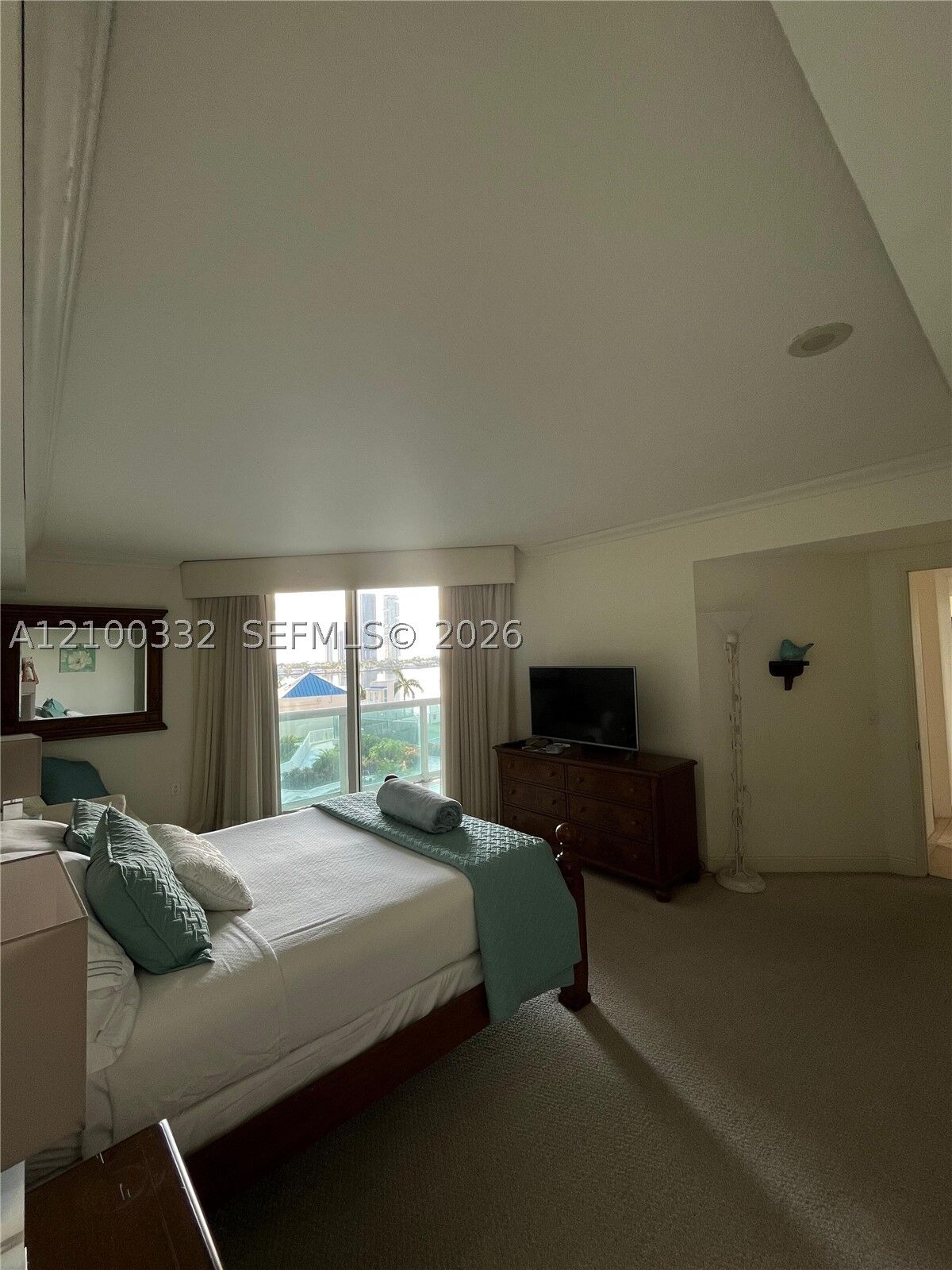 Property Photo:  3370 Hidden Bay Dr 612  FL 33180 