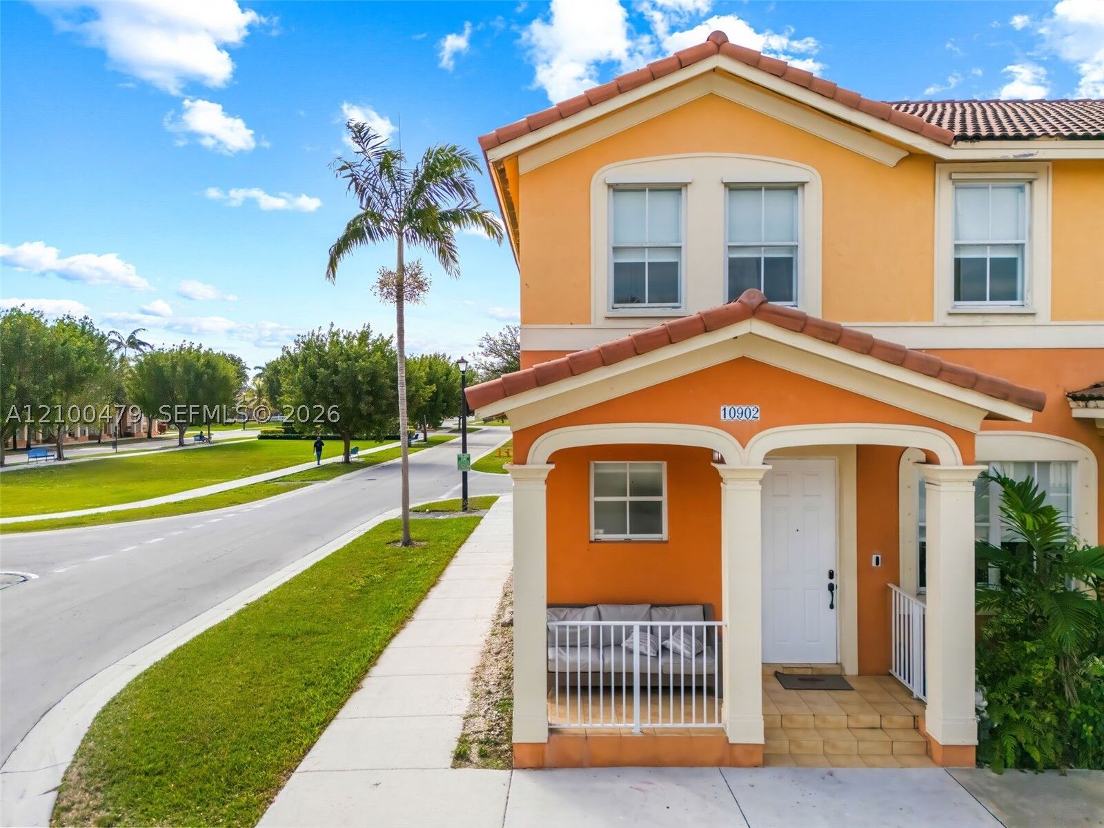 Property Photo:  10902 SW 240th St 10902  FL 33032 