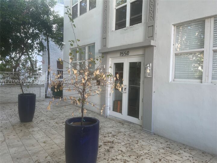 Property Photo:  1550 Drexel Ave 201  FL 33139 