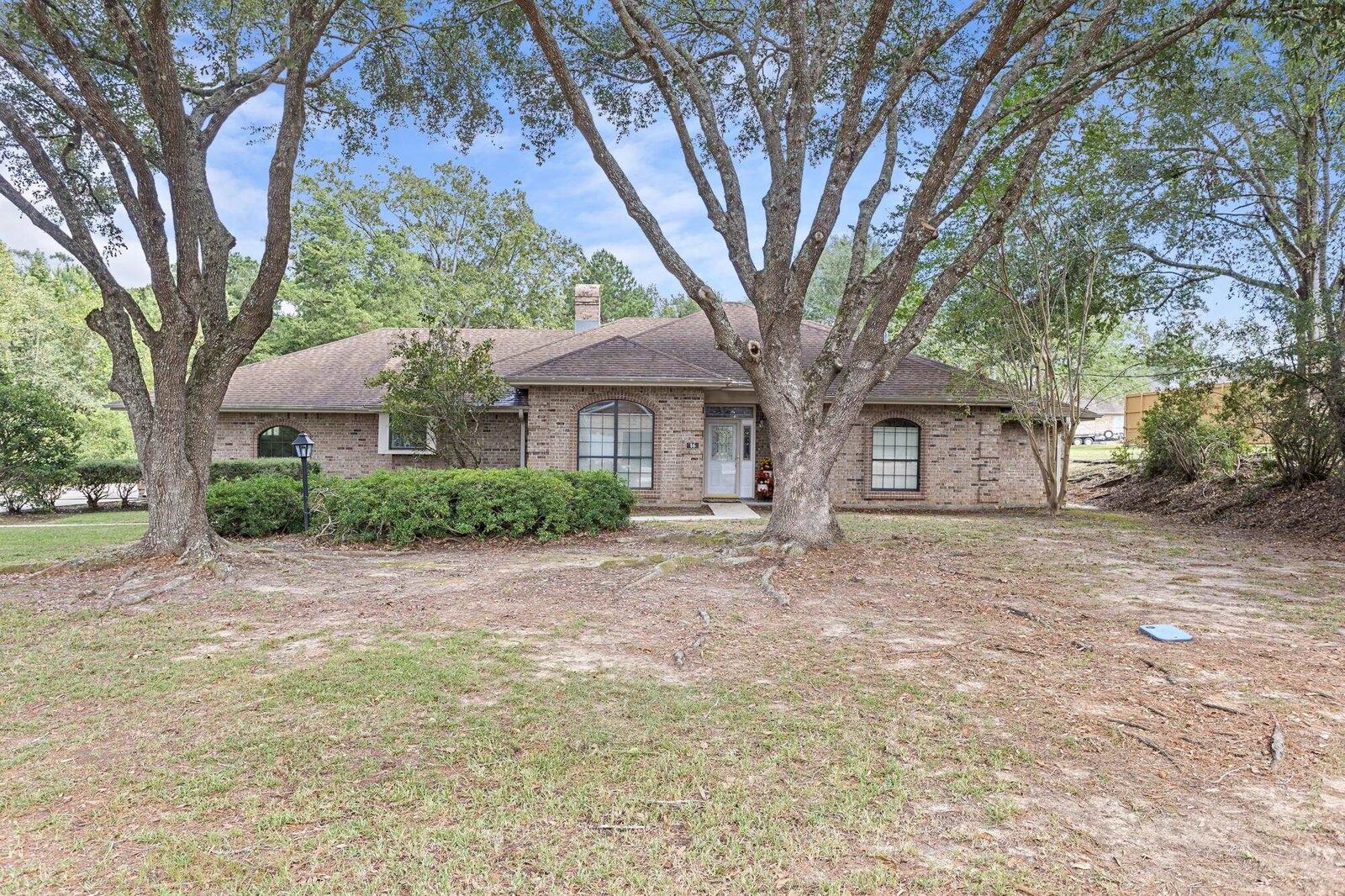 Property Photo: 16 Taft Ave TX 77657