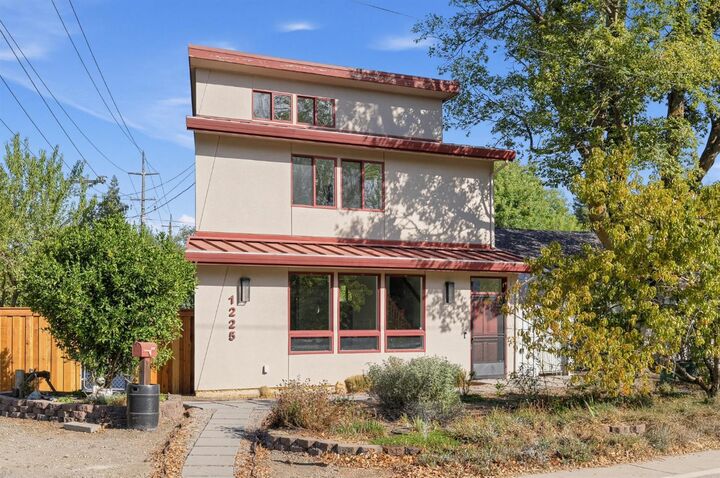 Property Photo:  1225 E 8th Street  CA 95616 