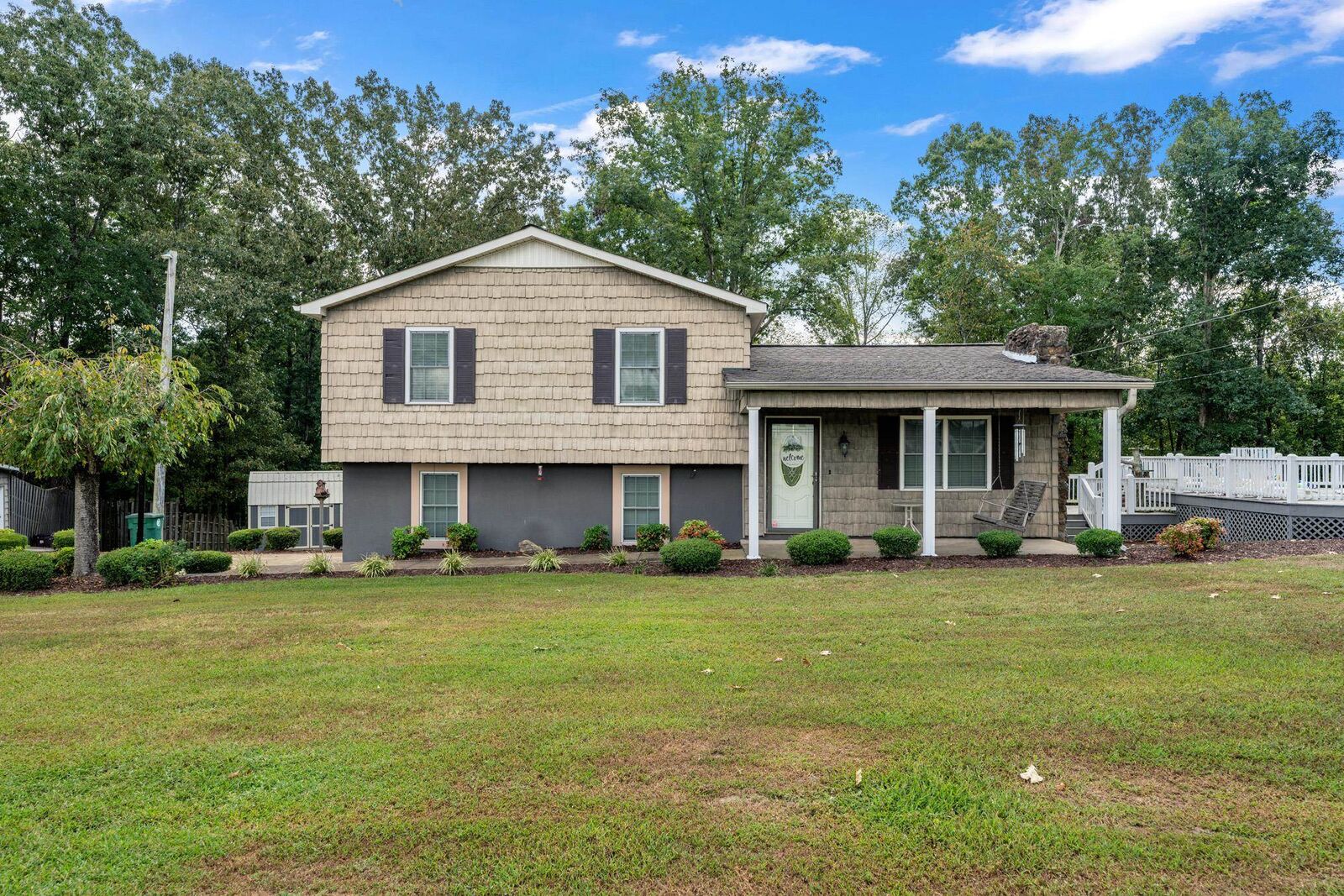 Property Photo:  327 Co Rd 1107  AL 35179 