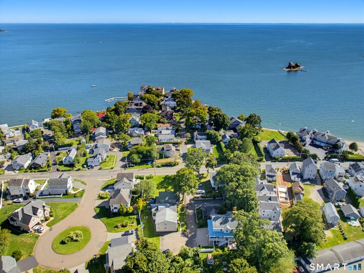 Property Photo:  132 Limewood Avenue  CT 06405 