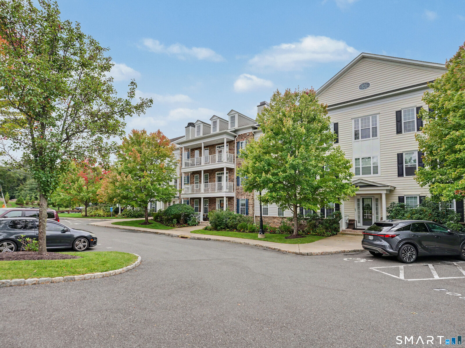 Property Photo:  1 Rivington Way 306  CT 06810 
