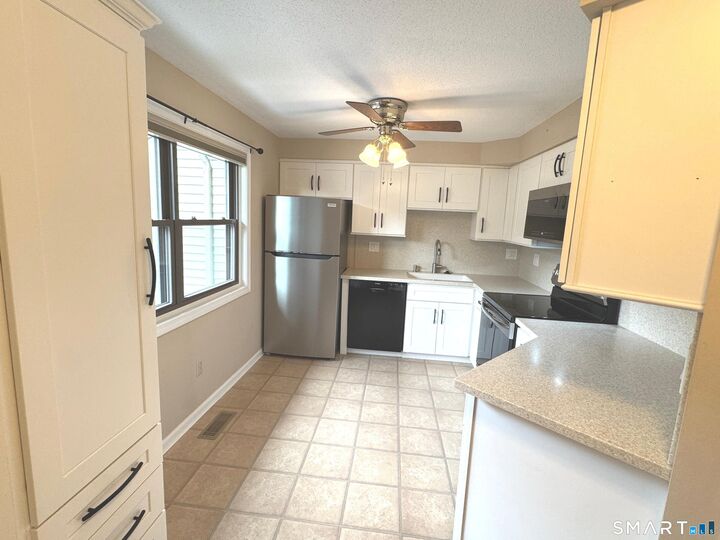 Property Photo:  92 Metacomet Drive  CT 06450 