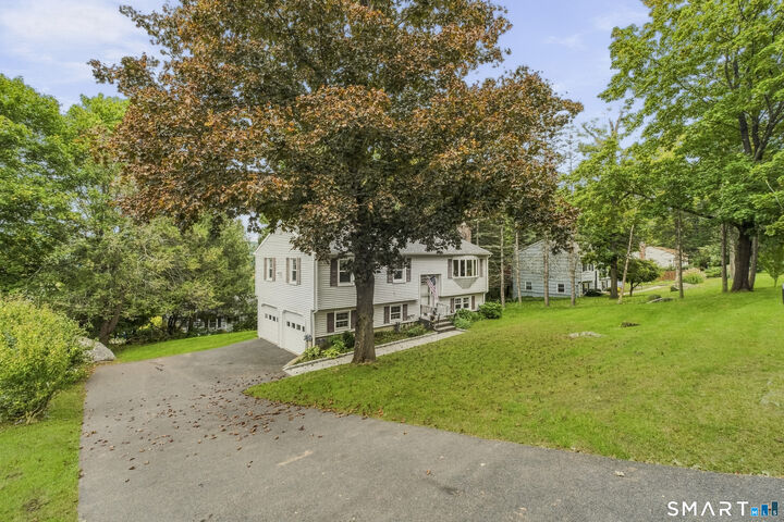Property Photo: 13 Ken Oaks Drive CT 06810