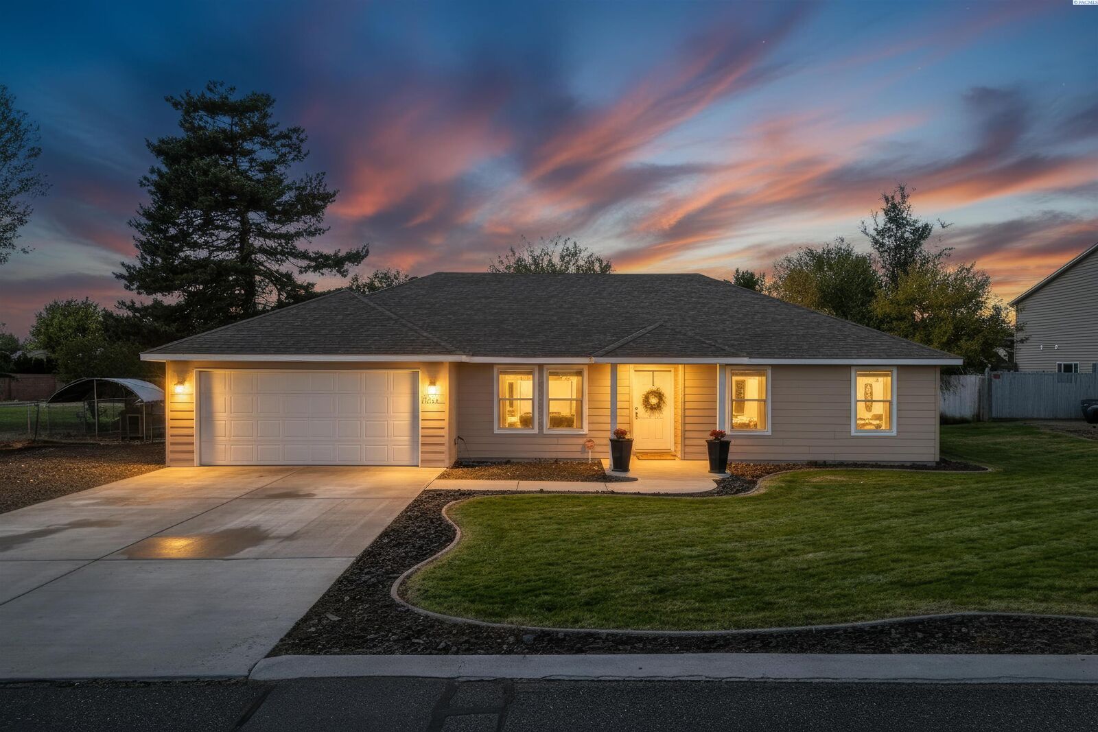 Property Photo: 1306 Road 30 WA 99301