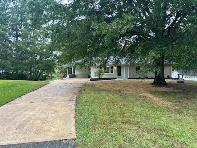 Property Photo: 304 Peachtree TN 38242