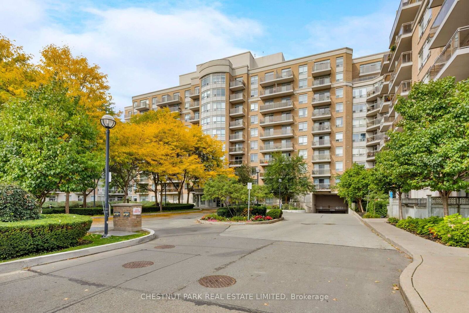 Property Photo:  650 Lawrence Avenue W 704  ON M6A 3E8 