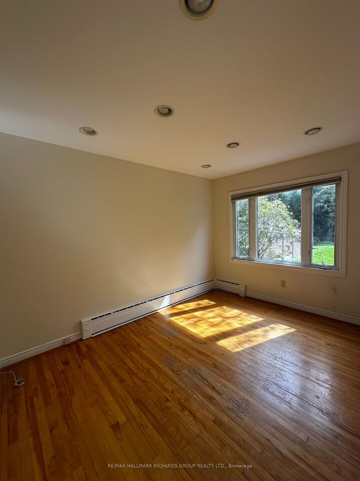 Property Photo:  371 Cummer Avenue  ON M2M 2G3 