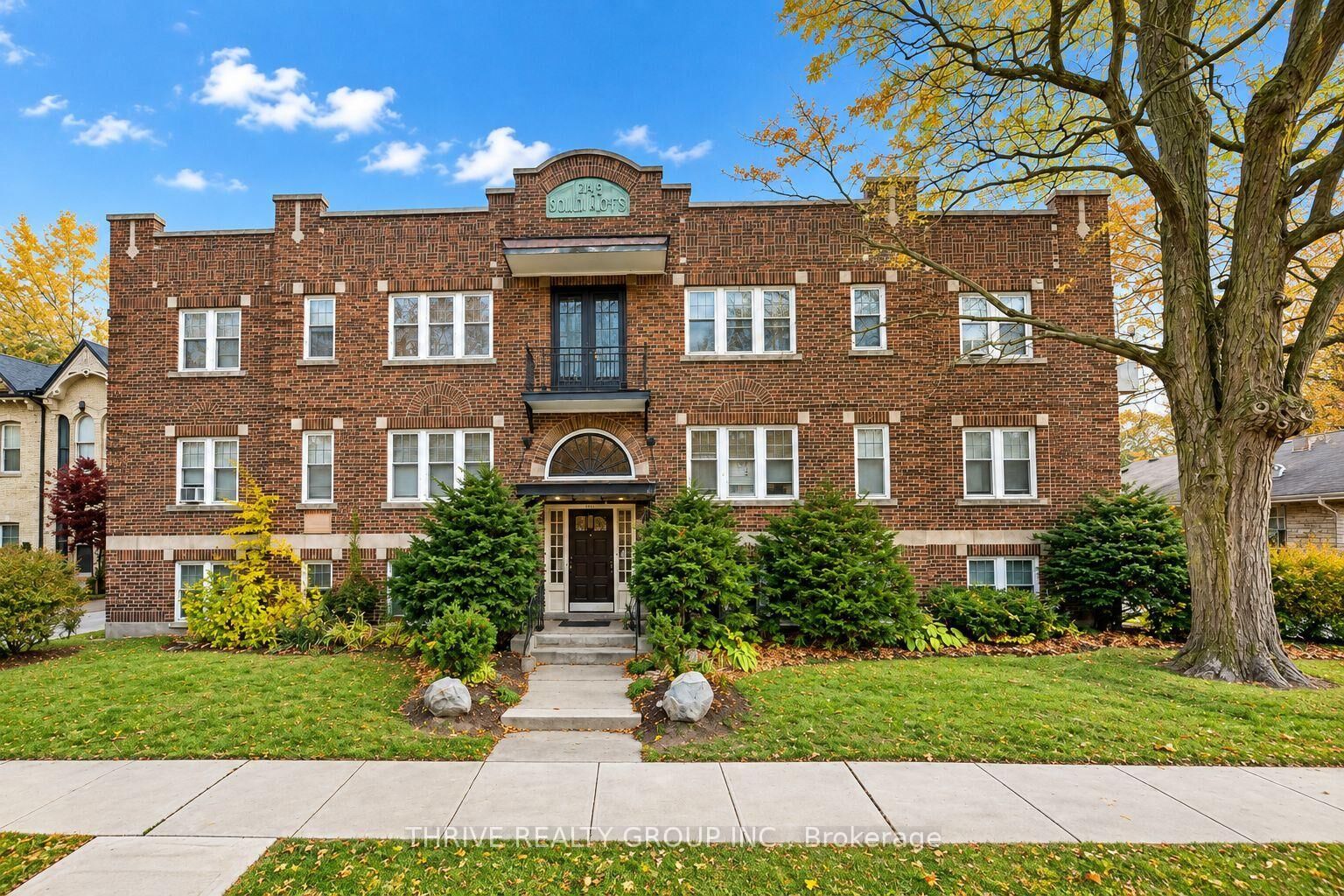 Property Photo:  50 Ridout Street S 32  ON N6C 3W6 