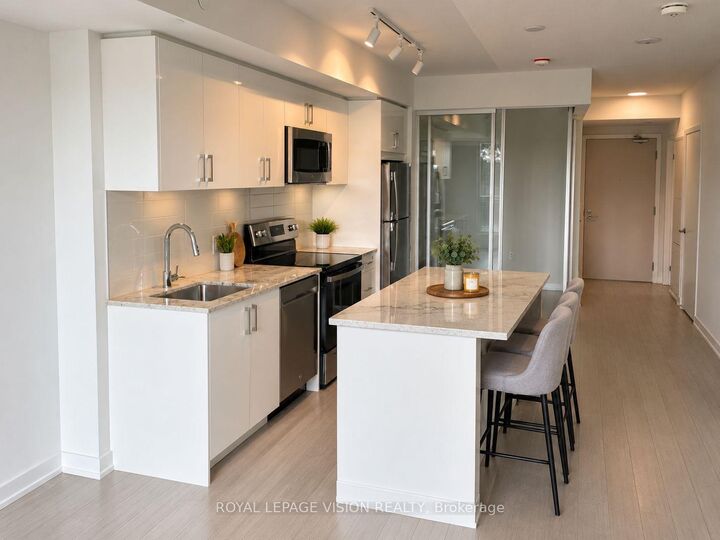 Property Photo:  4010 Eglinton Avenue W 329  ON M9A 0G5 
