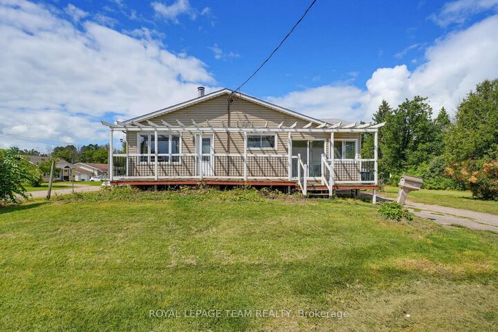 Property Photo:  550 Giroux Street  ON K8A 4G5 