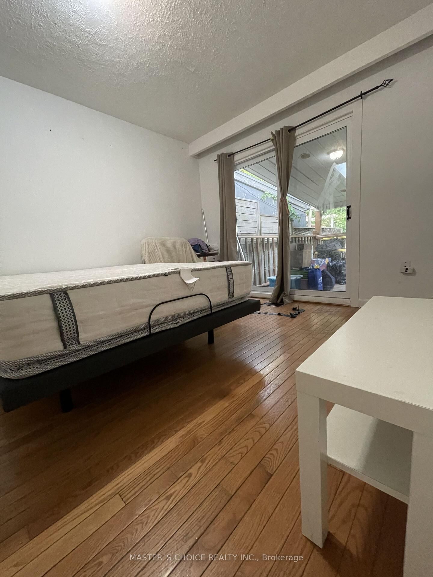 Property Photo: 39 Richardson Drive S ON L4G 1Z2